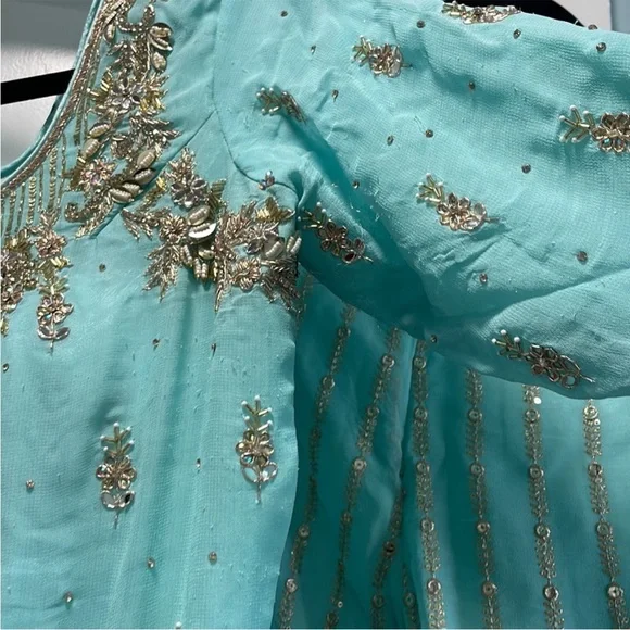 Elegant Light Blue Embroidered sharara Indian suit Indian outfit - Picture 5 of 7
